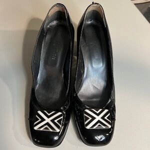 MASSIMO BALDI Black Patent Leather Shies with white and black buckle size 8.5